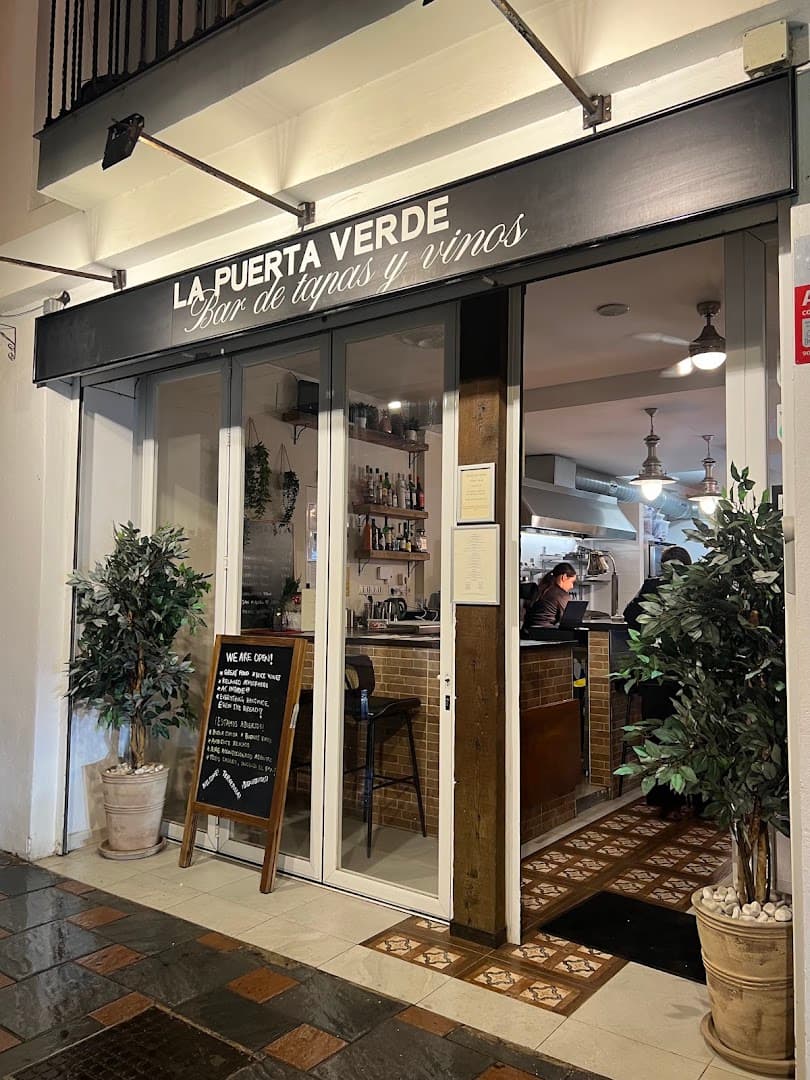 La puerta verde, Málaga