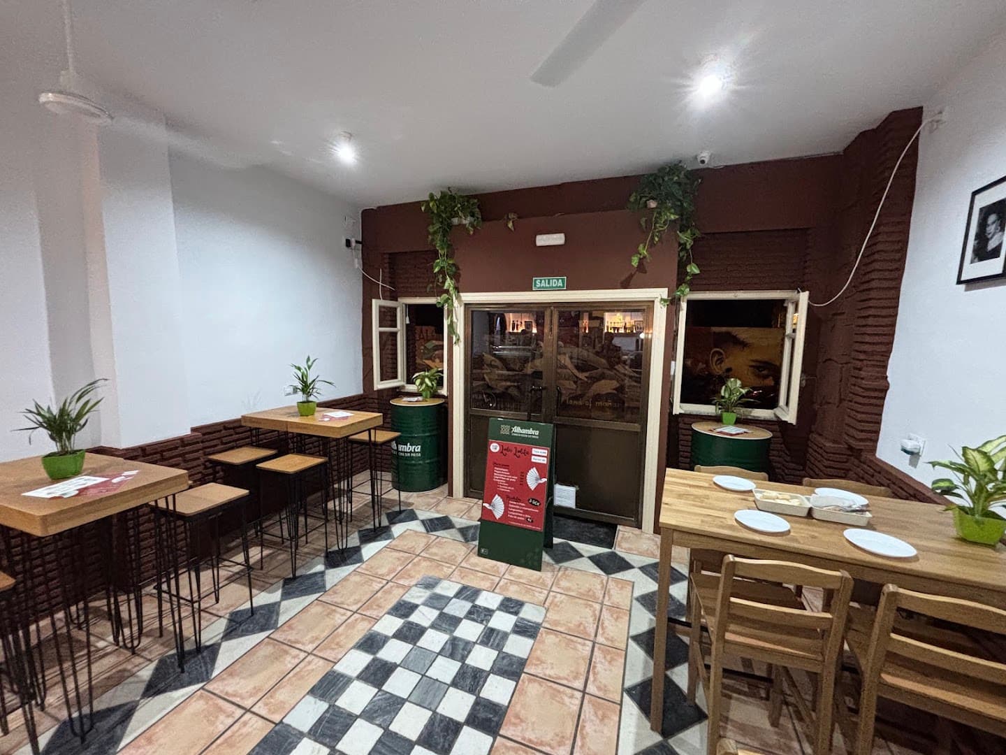 Lola Lolita Taperia, Málaga